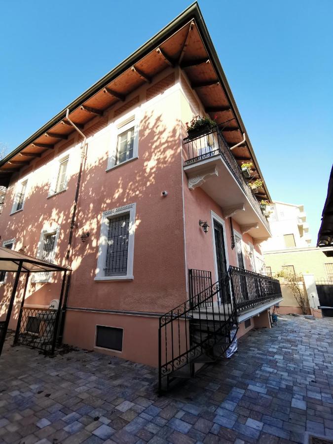 B&B Ad Quintum Torino Collegno Eksteriør billede